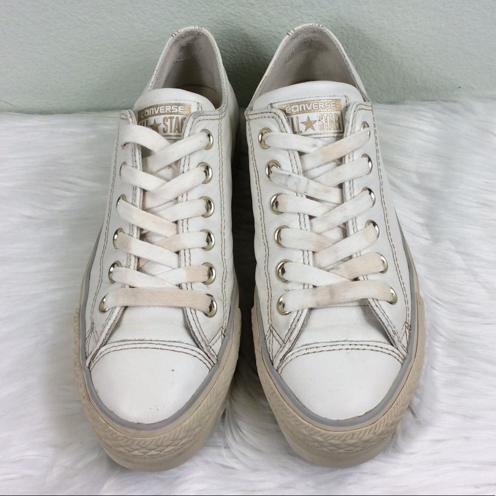 Converse white leather platform sneakers. Cute!